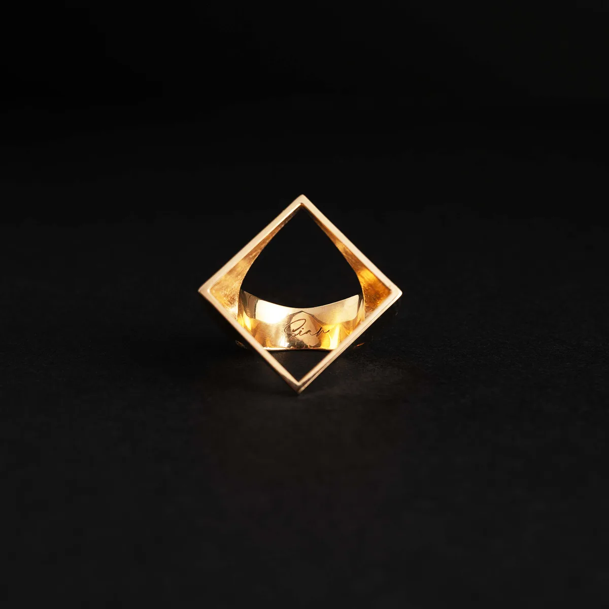 Diamond Frame Ring（ダイヤフレーム リング） 写真1