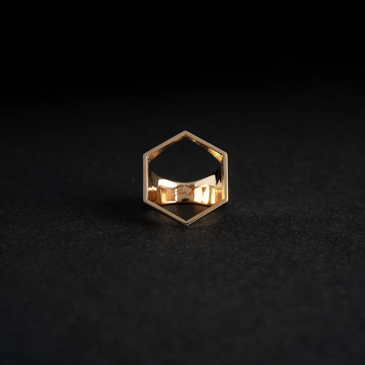 Hexagon Frame Ring — Point（ヘキサゴンフレーム リング（ポイント）） 写真1