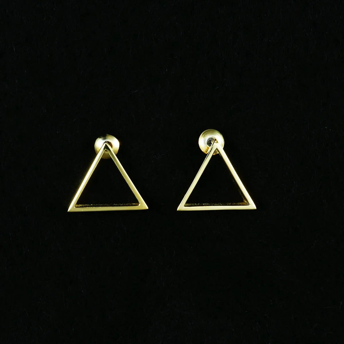 Triangle Pierce（トライアングル ピアス） 写真1