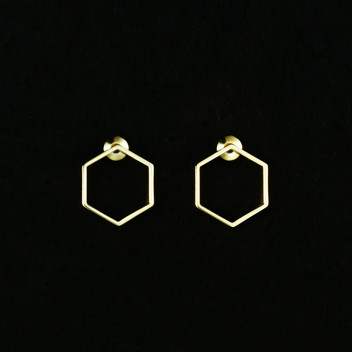Hexagon Pierce — Point（ヘキサゴン ピアス（ポイント）） 写真1